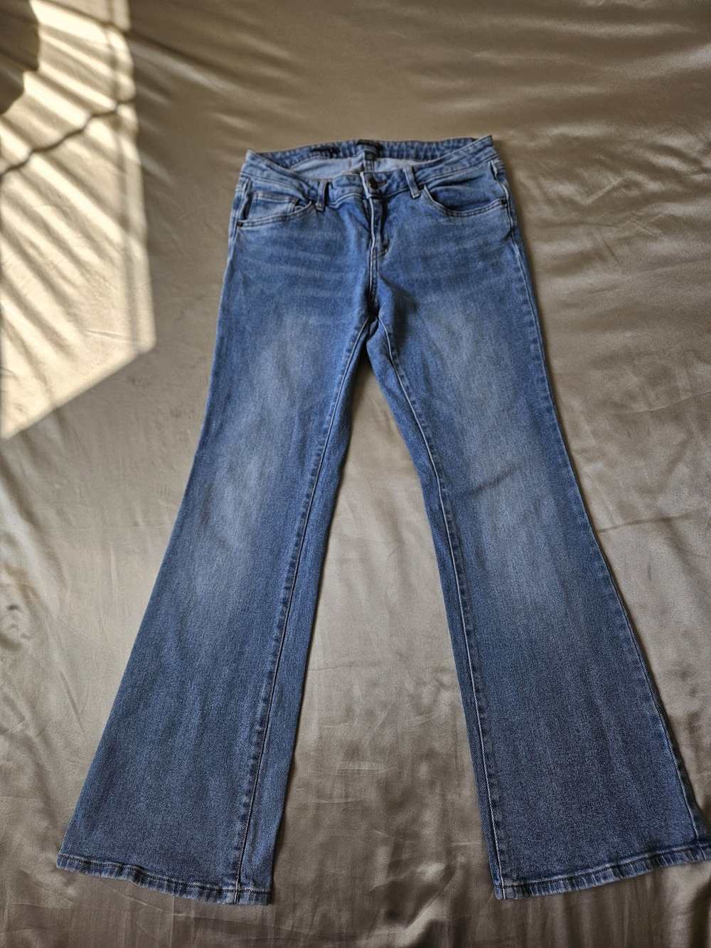 Wild Fable Low Rise Wash Flared Jeans Size M